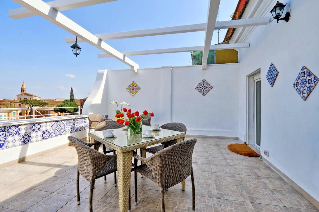 Colosseum Terrace Suite Рим Экстерьер фото
