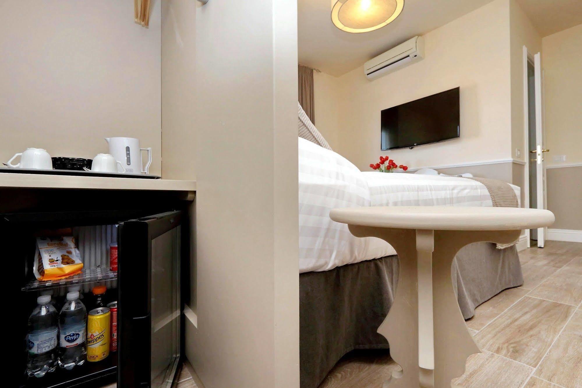 Colosseum Terrace Suite Рим Экстерьер фото