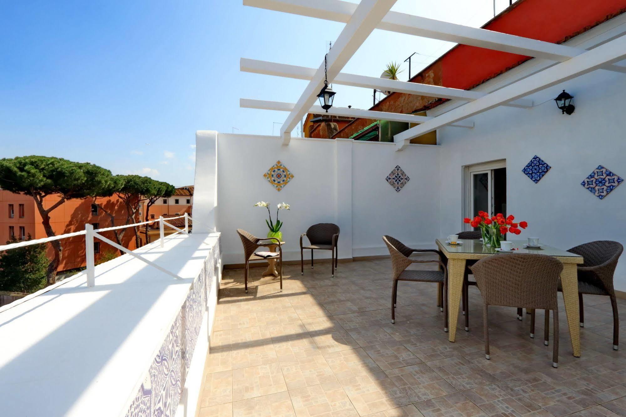 Colosseum Terrace Suite Рим Экстерьер фото