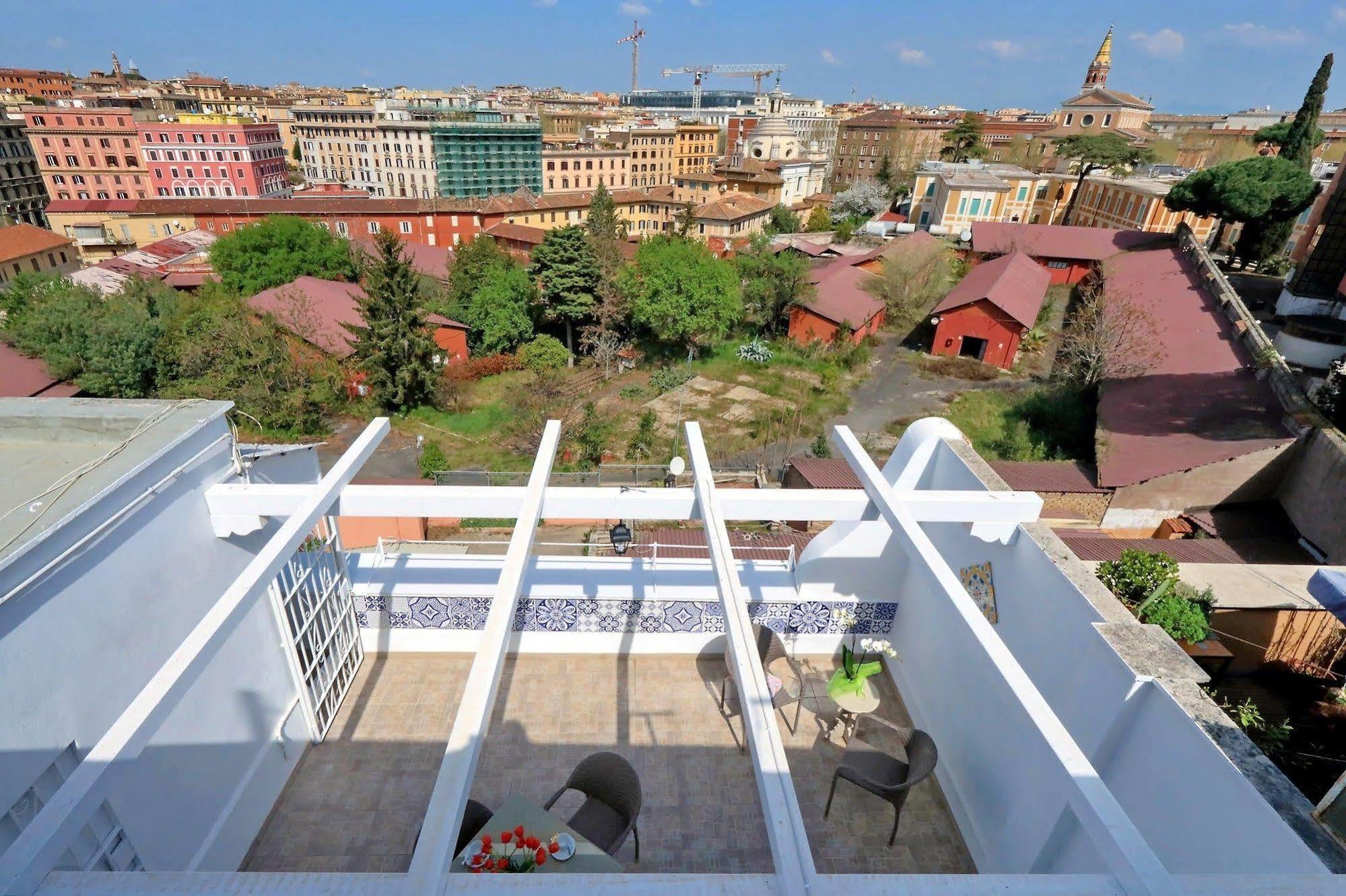 Colosseum Terrace Suite Рим Экстерьер фото