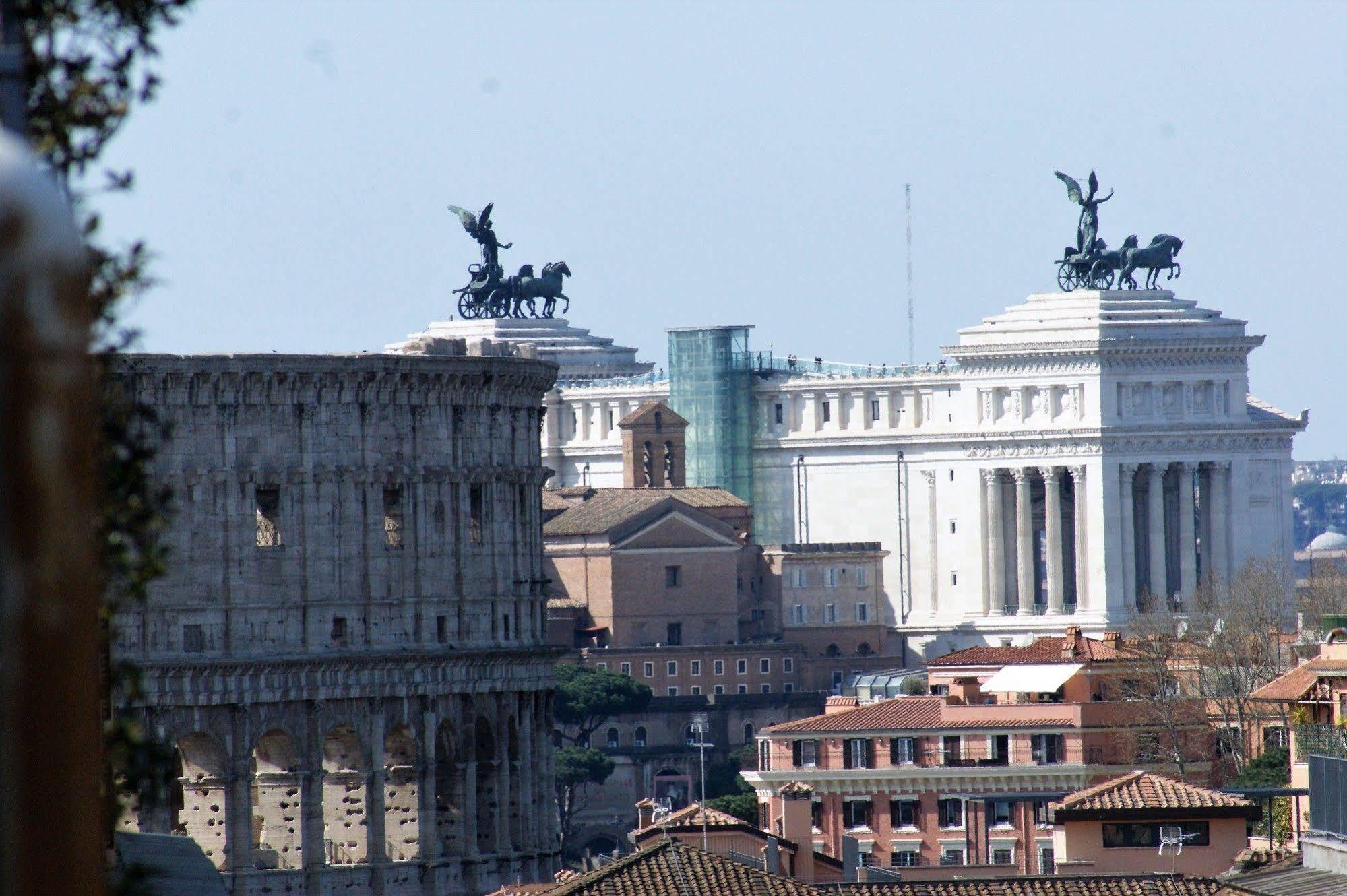Colosseum Terrace Suite Рим Экстерьер фото